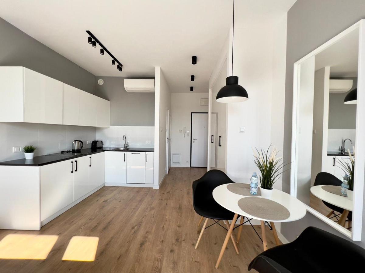 K22 Slawinska 503 Sun-City Apart Warszawa Exteriör bild
